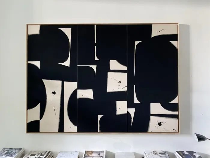 Black Triptych, Com IV